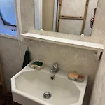 Camping Mobilhome Situé Côté Et Côté Campagne