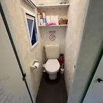 Camping Mobilhome Situé Côté Et Côté Campagne