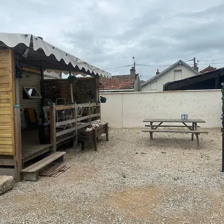 Campingplads Mobilhome Situe Cote Et Cote Campagne