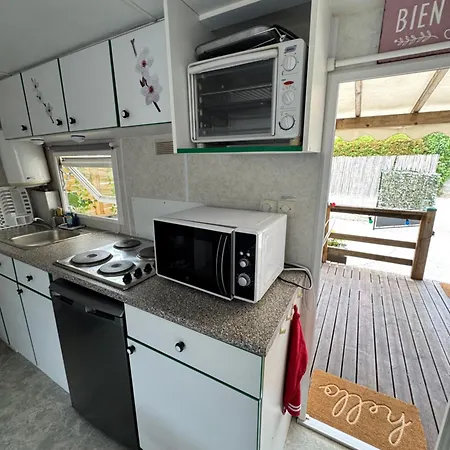 Mobilhome Situe Cote Et Cote Campagne *