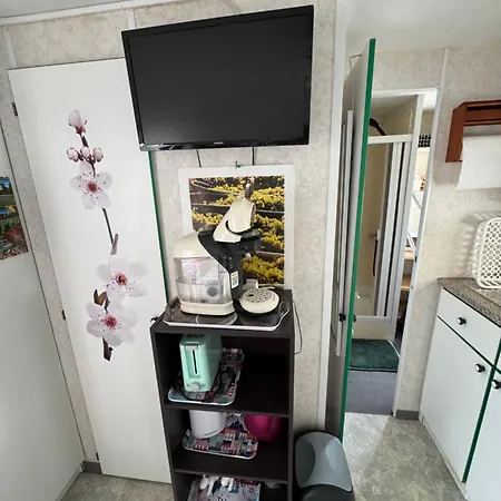 Mobilhome Situe Cote Et Cote Campagne * Beaune (Cote d'Or)