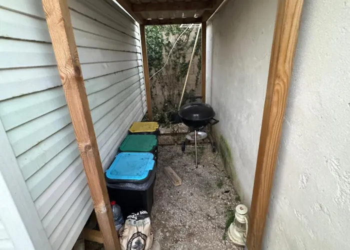 Mobilhome Situe Cote Et Cote Campagne * Beaune (Cote d'Or)